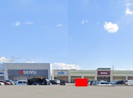 【西友　富士今泉店】外区画 入口前 (駐車場)　キッチンカー・コーヒーテイクアウトや、クレープ・焼きそば・お好み焼き・たいやき・焼き鳥 など販売におすすめな屋外催事イベントスペース