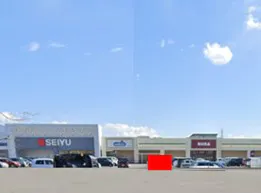 【西友　富士今泉店】外区画 入口前 (駐車場)　キッチンカー・コーヒーテイクアウトや、クレープ・焼きそば・お好み焼き・たいやき・焼き鳥 など販売におすすめな屋外催事イベントスペース