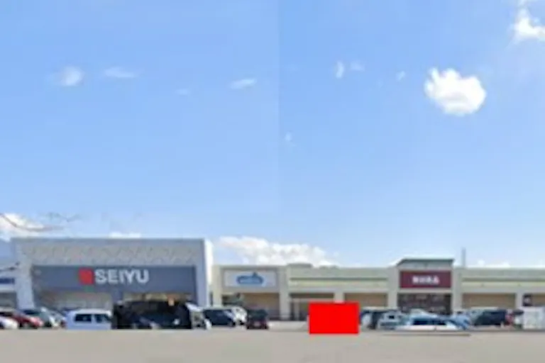 【西友 富士今泉店】外区画 入口前 (駐車場) キッチンカー・コーヒーテイクアウトや、クレープ・焼きそば・お好み焼き・たいやき・焼き鳥 など販売におすすめな屋外催事イベントスペースの画像2