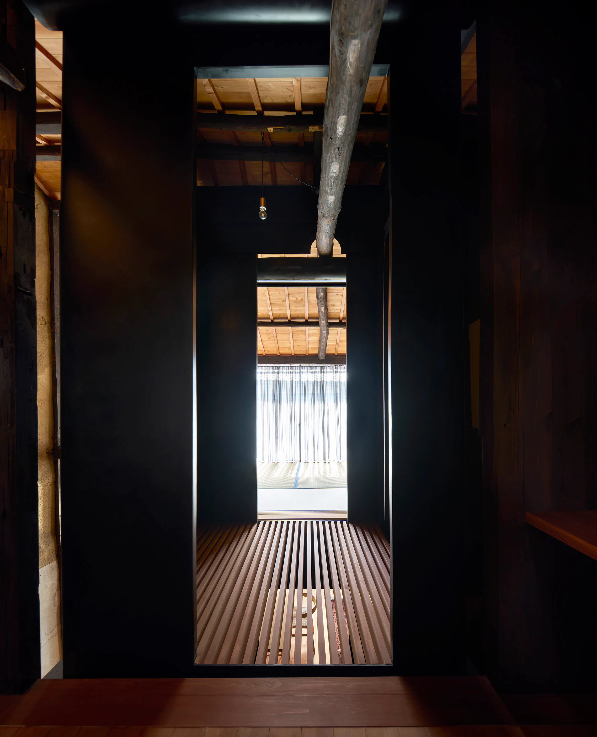 【丹波口駅8分】ブランド撮影や映像収録におすすめ！やわらかな自然光が差し込む1棟貸しスタジオ