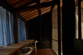 【丹波口駅8分】ブランド撮影や映像収録におすすめ!やわらかな自然光が差し込む1棟貸しスタジオ