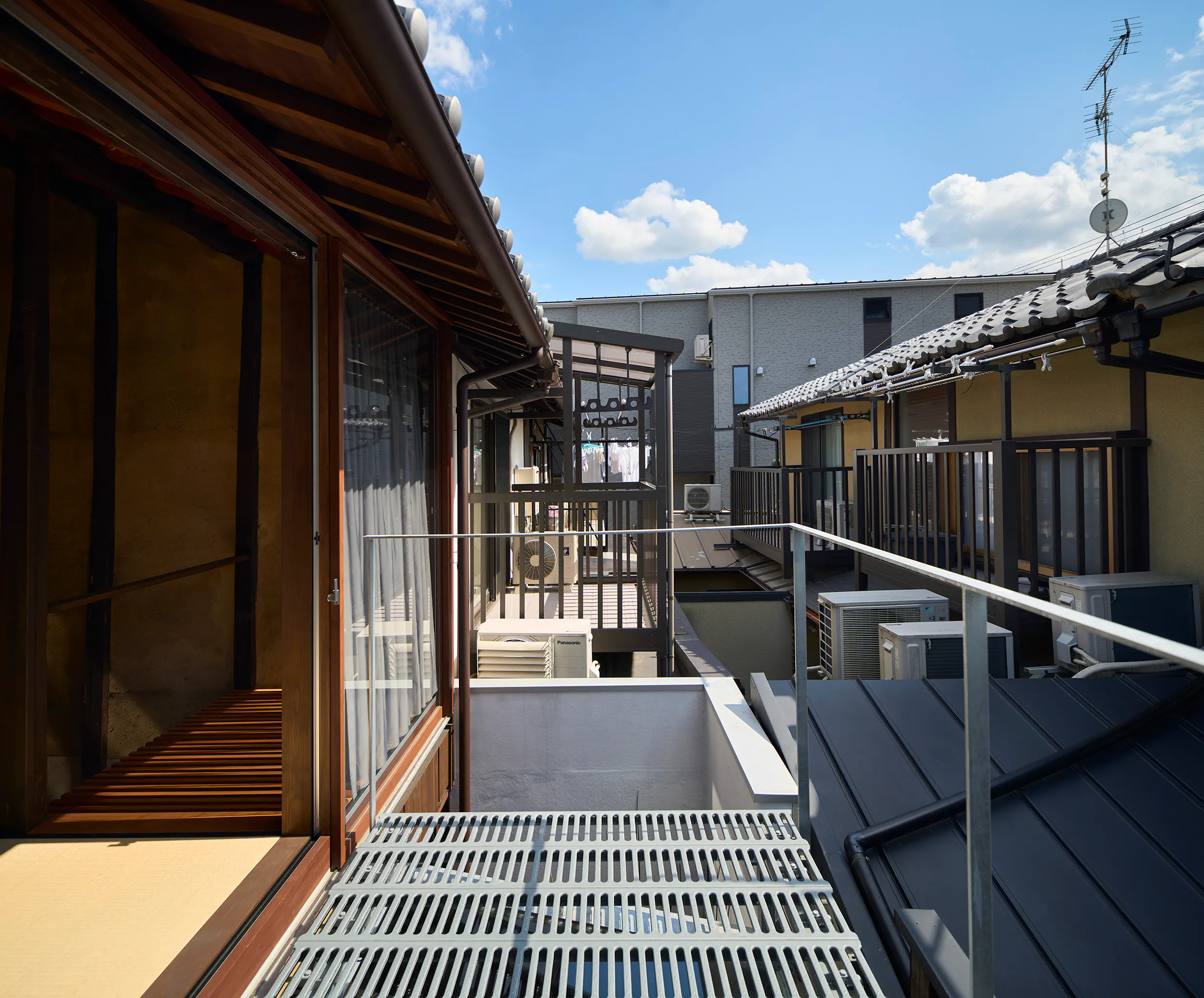 【丹波口駅8分】ブランド撮影や映像収録におすすめ！やわらかな自然光が差し込む1棟貸しスタジオ