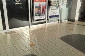 【ブックエース植田店】食物販やキッチンカー出店に最適な書店前のイベントスペース