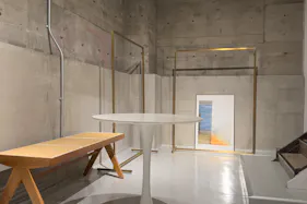 【trip studio fukuoka|天神南駅3分】天井高3.4m・什器付きの地下イベントスペース