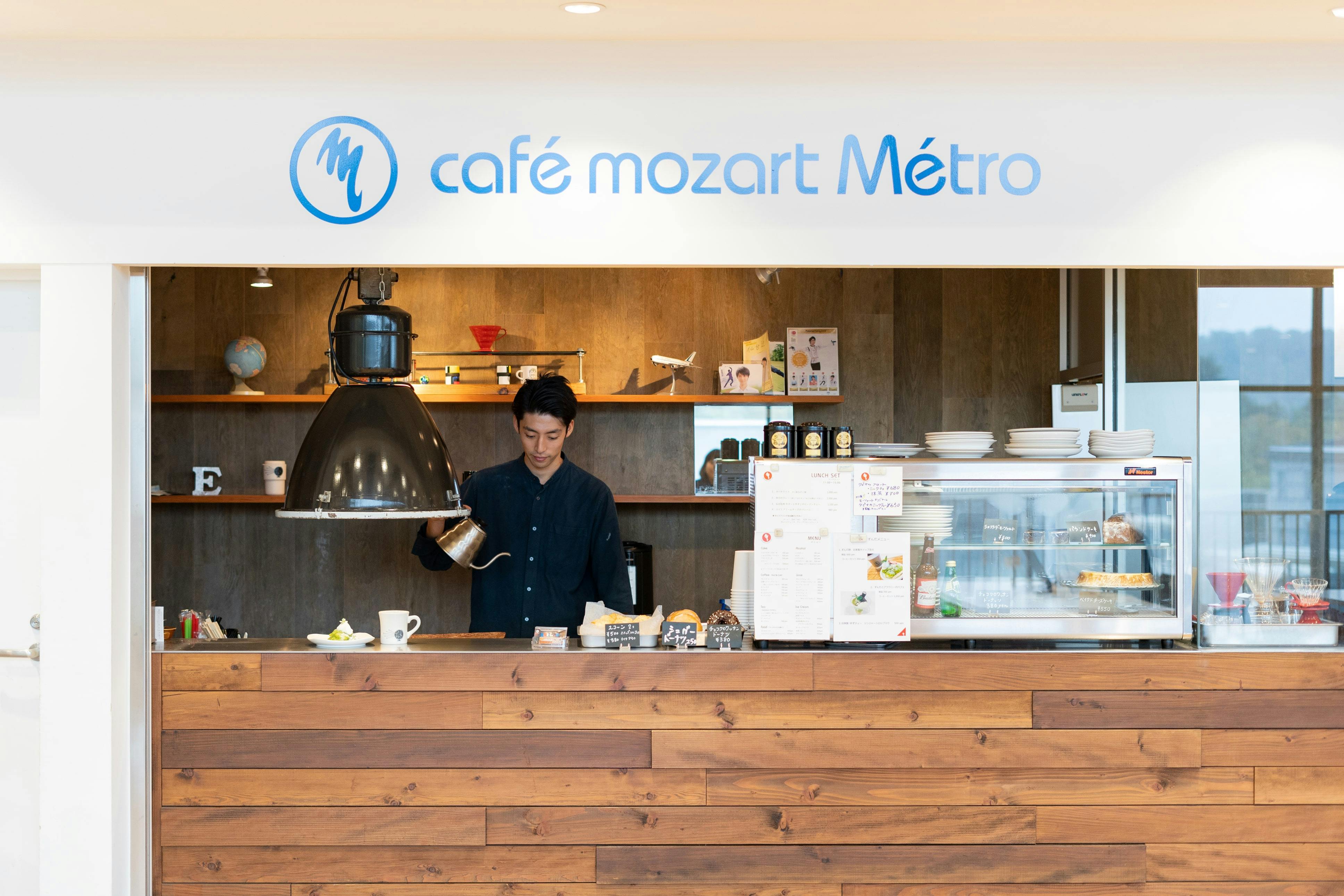 【国際センター駅0分】展示会やポップアップストアに適した日差しが差し込む明るいイベントスペース(屋内)