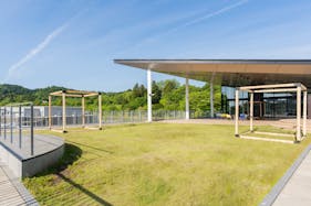 【国際センター駅0分】展示会やポップアップストアに適した日差しが差し込む明るいイベントスペース(屋内)