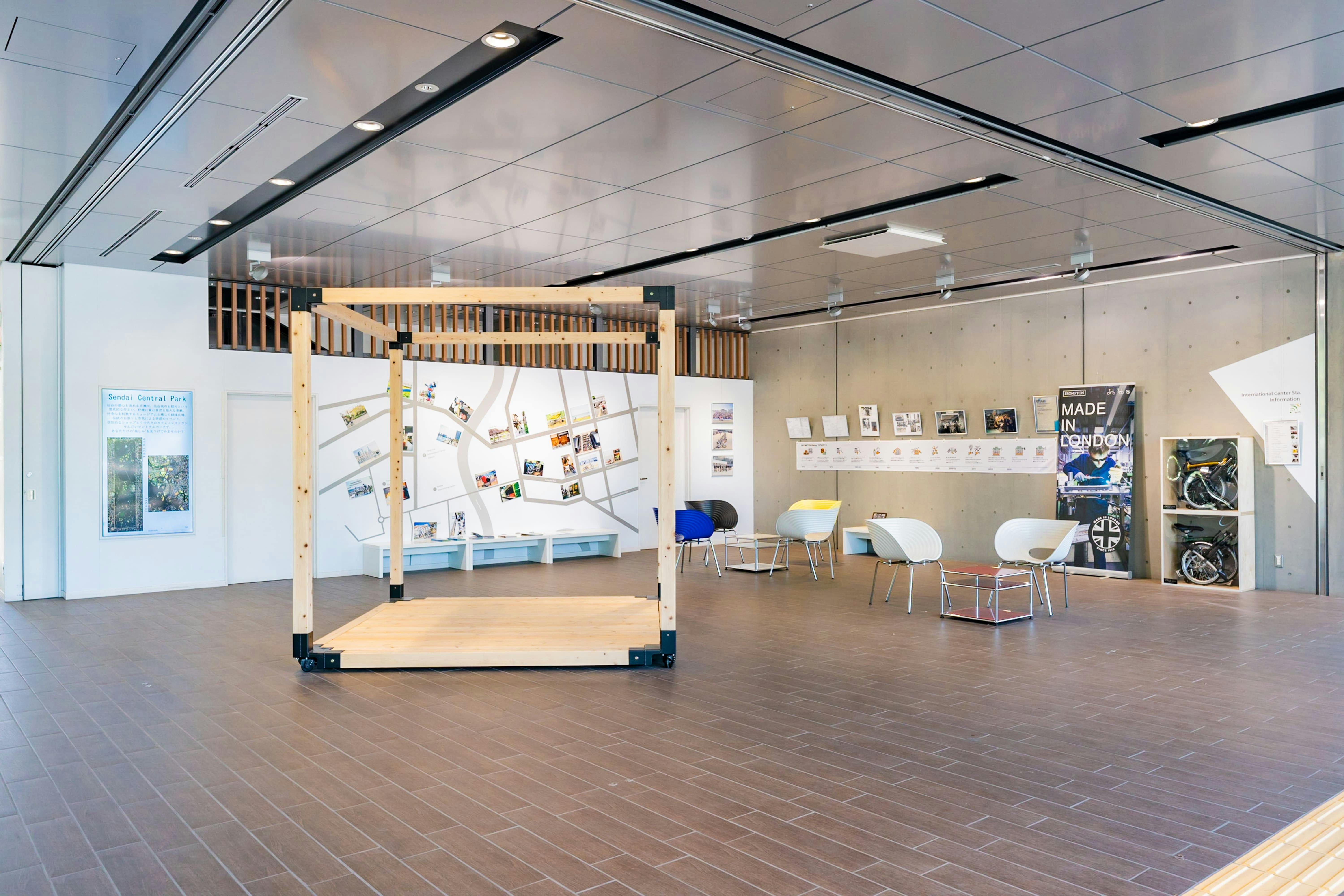 【国際センター駅0分】展示会やポップアップストアに適した日差しが差し込む明るいイベントスペース(屋内)