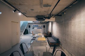 【渋谷駅7分】個展や展示会に最適な壁面がコンクリートのスペース