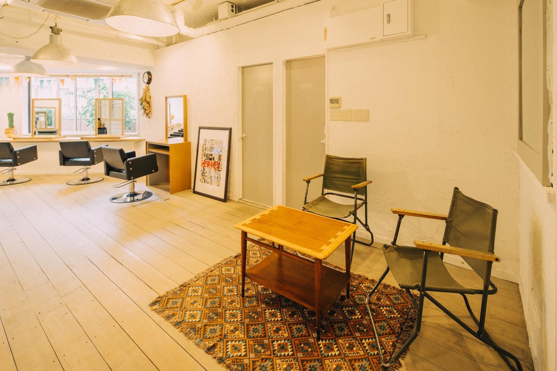 【中目黒駅3分】展示・プロモーションに適した白が基調ナチュラルテイスト美容院内レンタルスペース