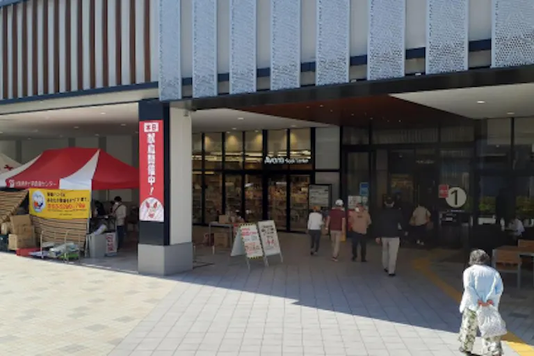 【イオン藤井寺ショッピングセンター】モール内広告 デジタルサイネージ(柱型サイネージ)の画像1