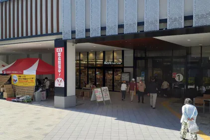 【イオン藤井寺ショッピングセンター】モール内広告 デジタルサイネージ(柱型サイネージ)