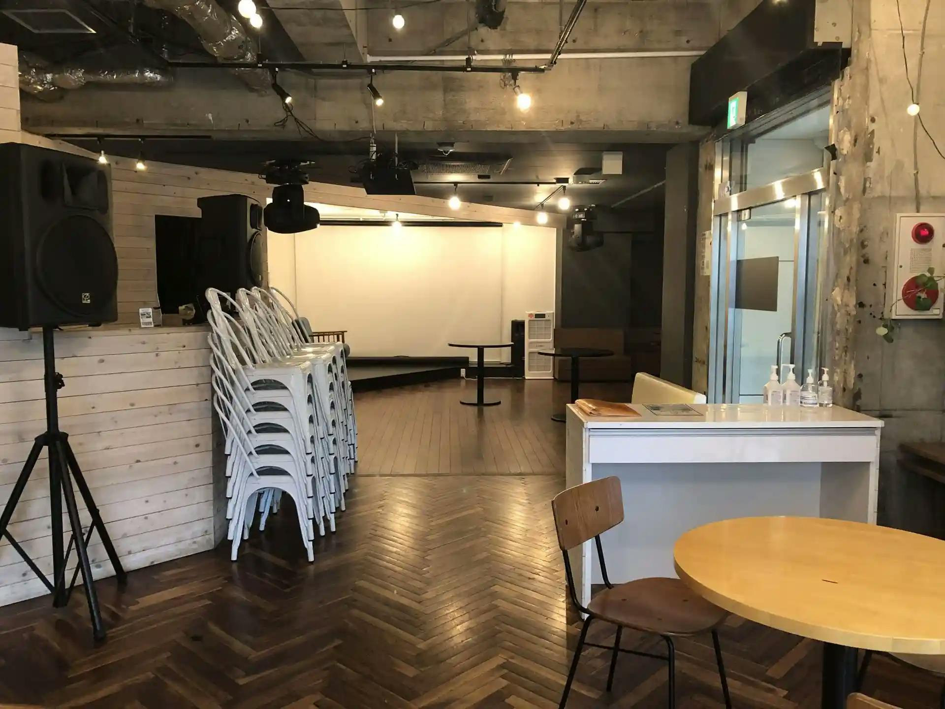 【池袋駅5分】展示会やオフサイドミーティングなどに最適な木の温もりを感じられる好立地な場所にあるレンタルスペース