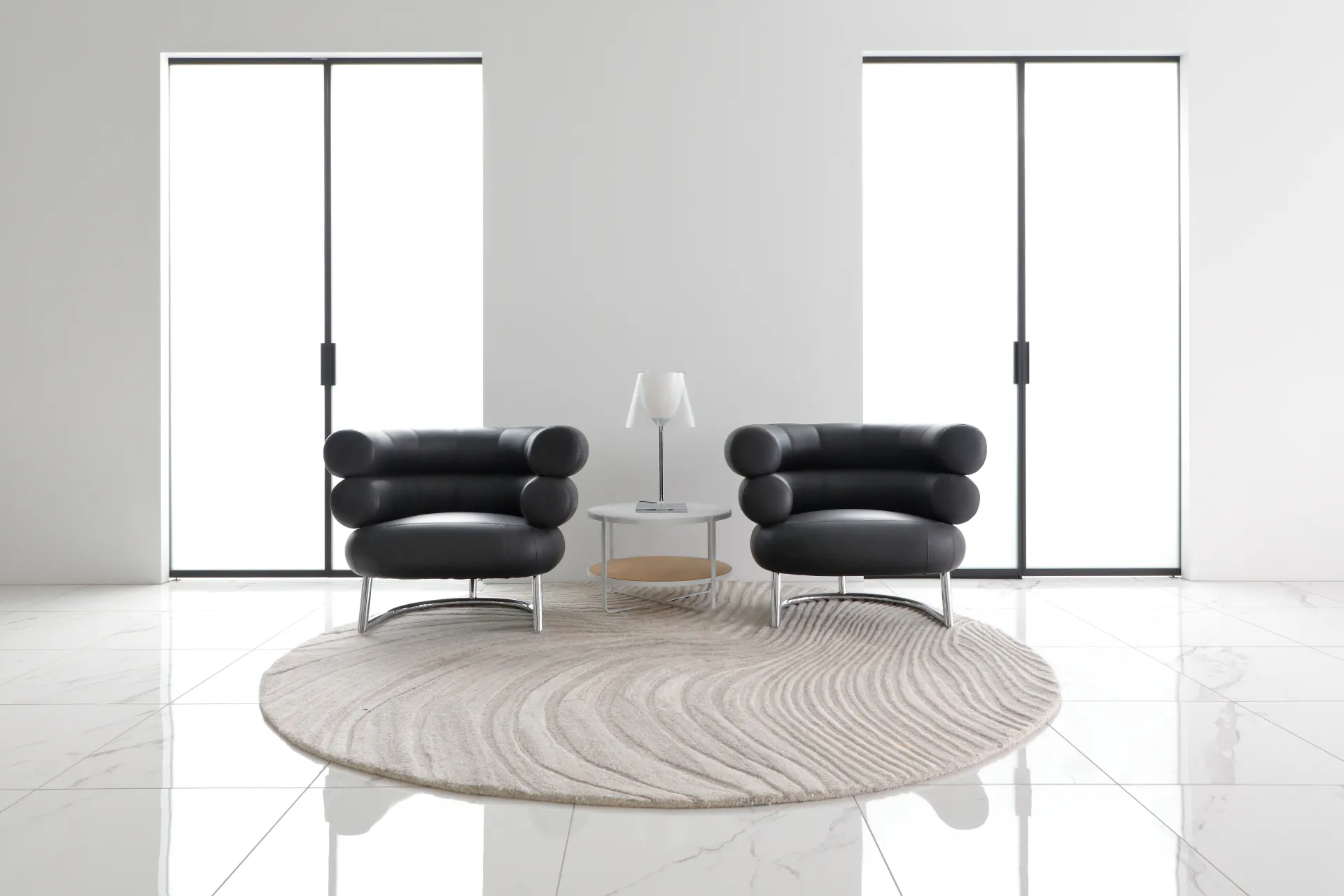 【雑色駅2分】招待制の展示会や各種撮影会に最適な床壁面の大理石が特徴的なイベントスペース