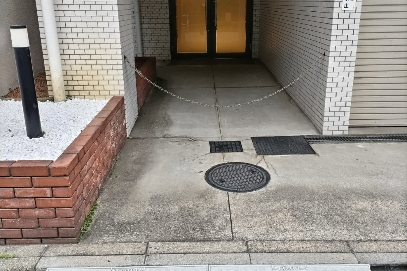 【本郷三丁目駅5分】展示会・プレゼン・会議室利用に最適!シンプルな内装にこだわった100㎡超のイベントスペース