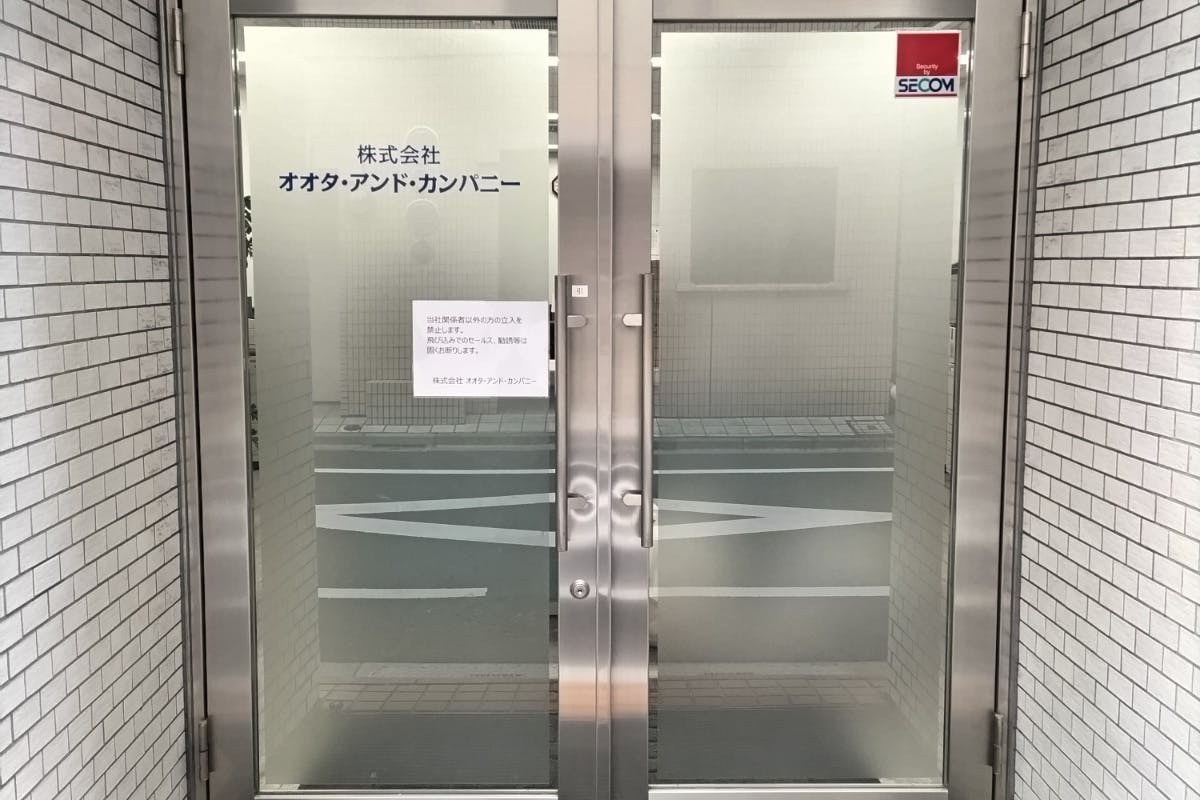 【本郷三丁目駅5分】展示会・プレゼン・会議室利用に最適!シンプルな内装にこだわった100㎡超のイベントスペース