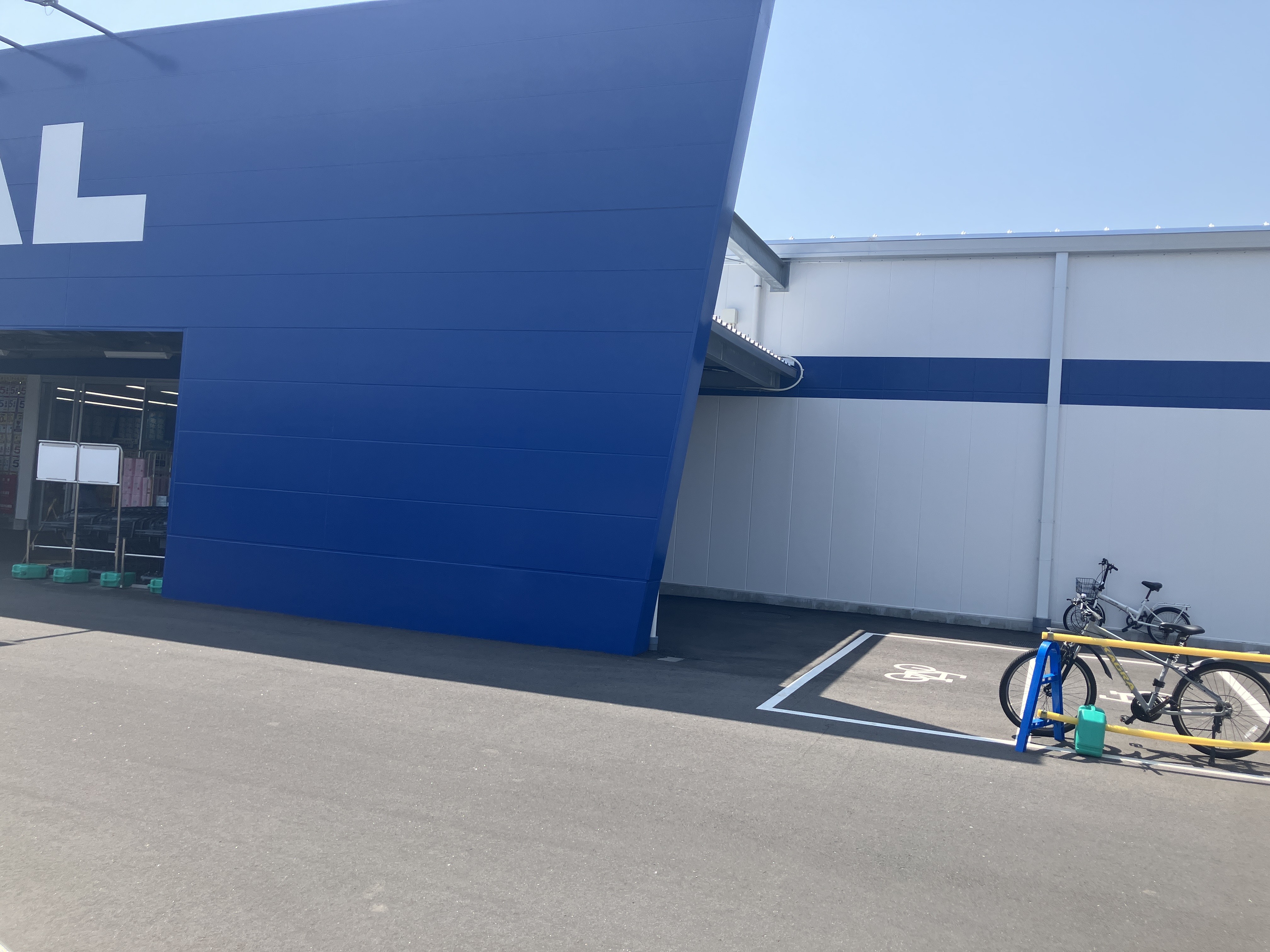 【スーパーセンタートライアル利府店】キッチンカー（調理営業）出店限定/屋外　Ⓑキッチンカースペース【入口正面右側】