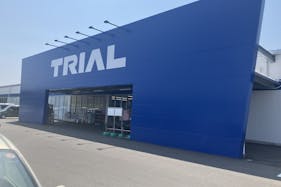 【スーパーセンタートライアル利府店】キッチンカー(調理営業)出店限定/屋外 Ⓑキッチンカースペース【入口正面右側】