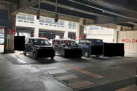 【メガセンタートライアル伊勢崎中央店】⑪ポップアップストアやプロモーションに適した駐車場スペース(立体駐車場3F店舗東側エントランス前_駐車場1区画)