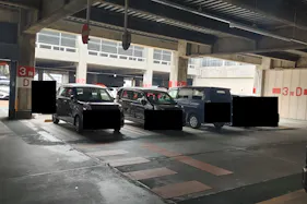 【メガセンタートライアル伊勢崎中央店】⑪ポップアップストアやプロモーションに適した駐車場スペース(立体駐車場3F店舗東側エントランス前_駐車場1区画)