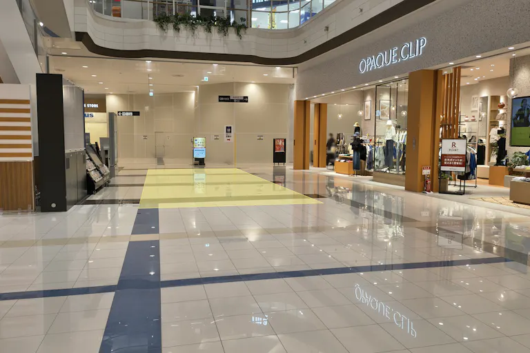 【イオンモール新潟亀田インター*】1Fスカイコートの画像3