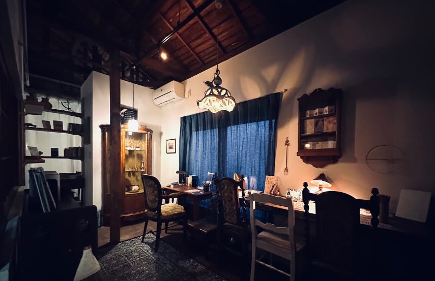 【浅草駅9分】撮影や展示会に適したヴィンテージ家具で装飾されたイベントスペース