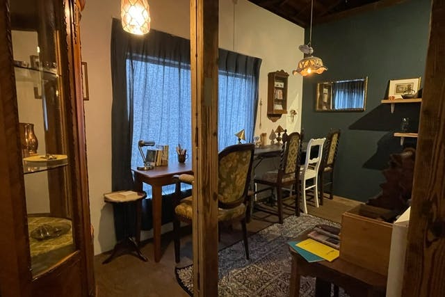 【浅草駅9分】撮影や展示会に適したヴィンテージ家具で装飾されたイベントスペース