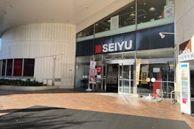 【西友 河辺店】1F店頭入口 プロモーション用途や物販、食物販のポップアップストアに最適なスーパーの屋外/屋内催事イベントスペース