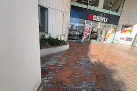 【西友 河辺店】1F店頭入口 プロモーション用途や物販、食物販のポップアップストアに最適なスーパーの屋外/屋内催事イベントスペース