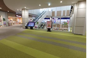 【イオンモール甲府昭和】うぐいすエスカレーター前(3F)