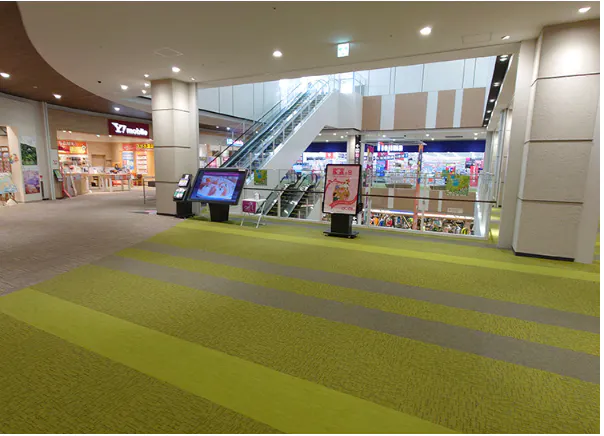 【イオンモール甲府昭和】うぐいすエスカレーター前(3F)