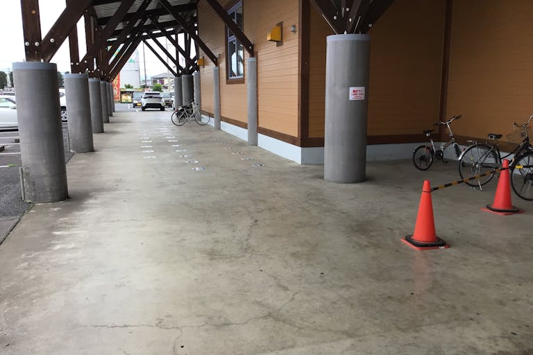 【ダイナム多野新町店】プロモーションイベントに最適なアミューズメント施設のイベントスペース(付属棟側・店舗出入口前)の画像4