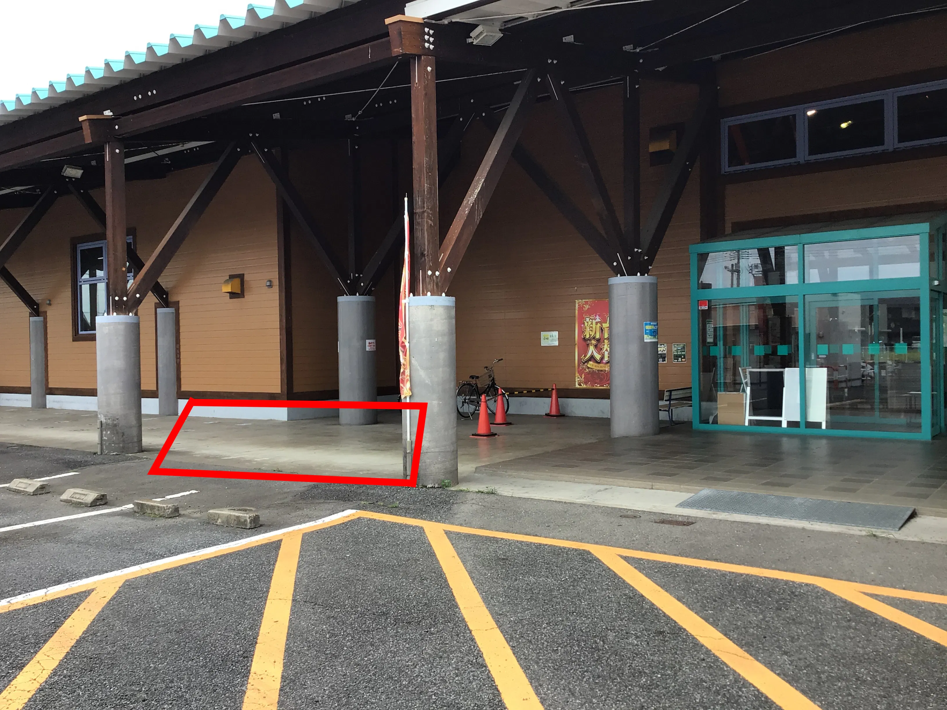 【ダイナム多野新町店】プロモーションイベントに最適なアミューズメント施設のイベントスペース(付属棟側・店舗出入口前)