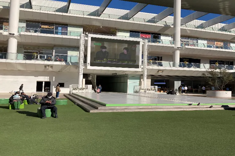 【ラゾーナ川崎プラザ】2階 ルーファ広場 アクアステージの画像1