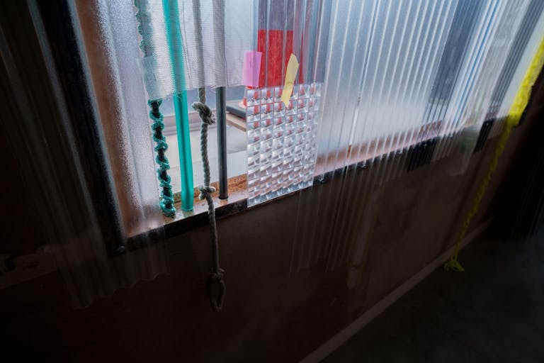 広尾駅 レンタルスタジオ 内観(3F東側装飾窓)