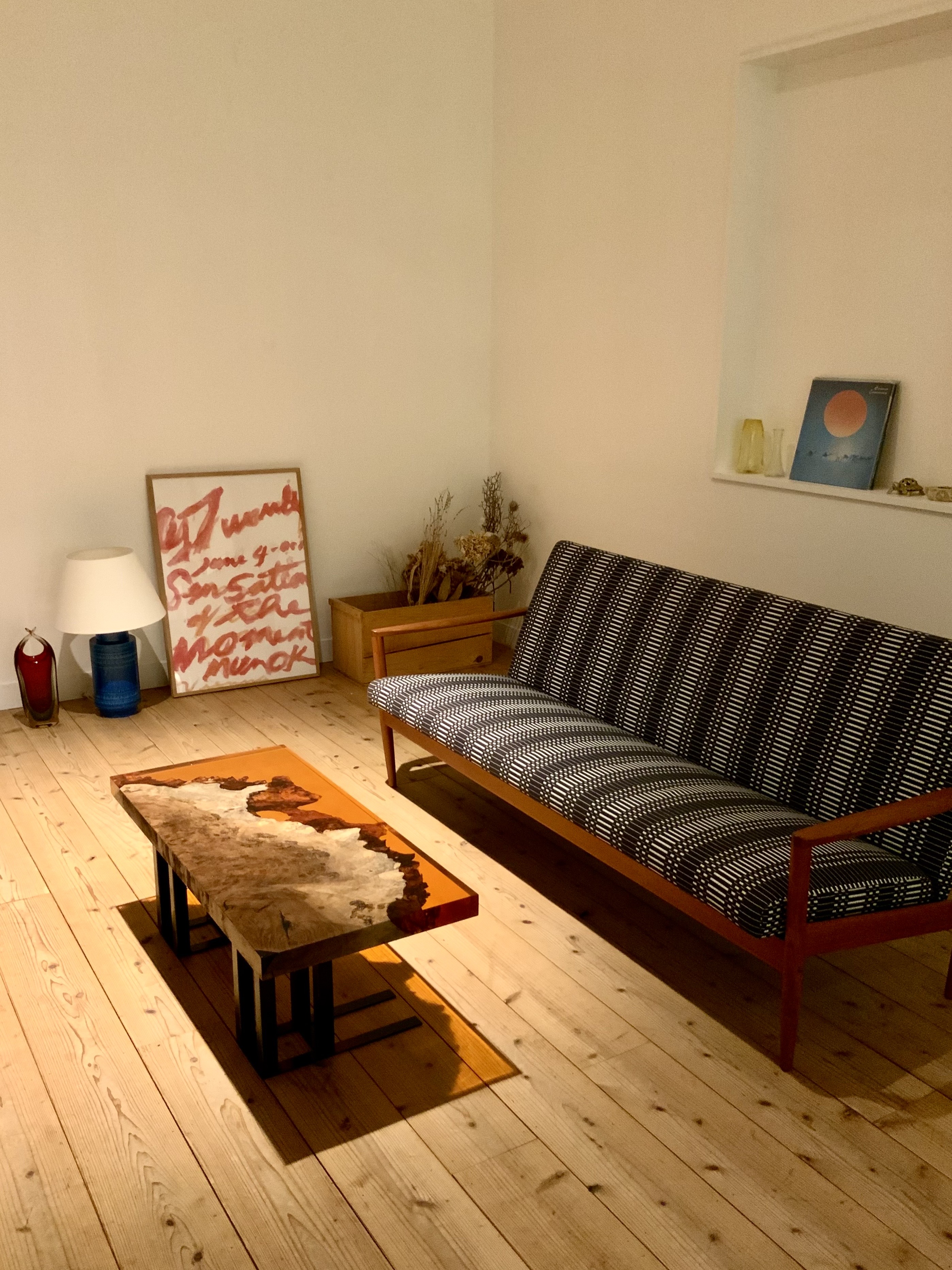 広尾駅 レンタルスタジオ 内観（4F家具プロップ多数）