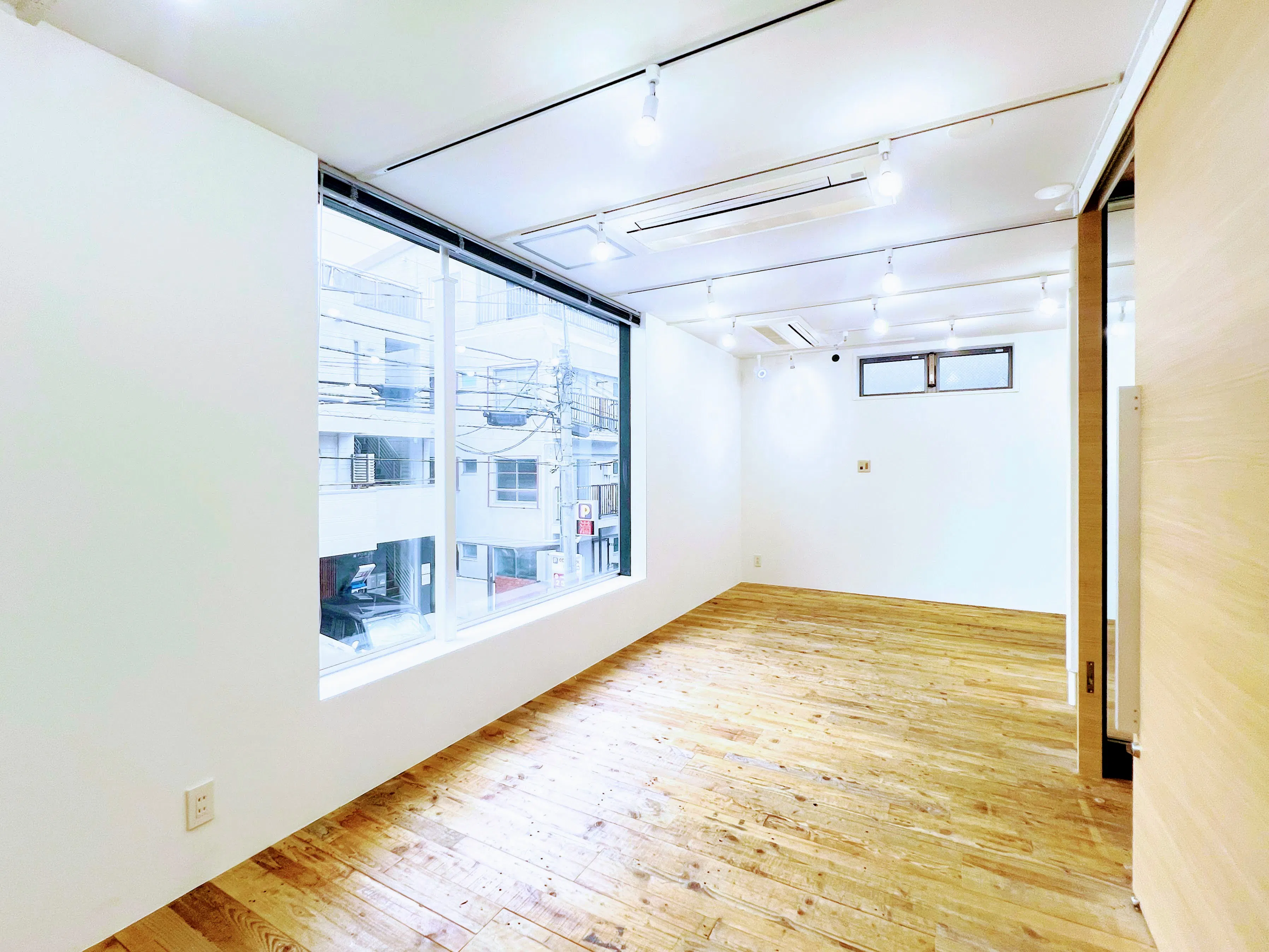 【表参道4分】白壁ギャラリー｜展示会・POPUP・受注販売・撮影に最適｜裏参道工房WHITE