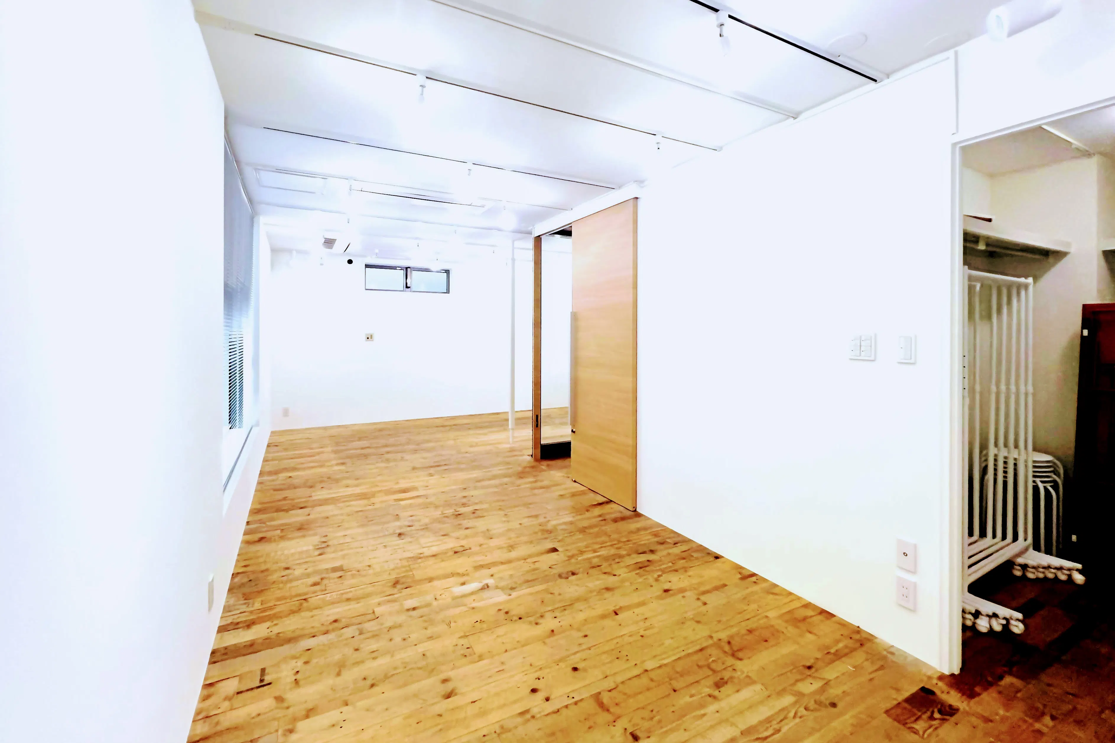【表参道4分】白壁ギャラリー|展示会・POPUP・受注販売・撮影に最適|裏参道工房WHITE