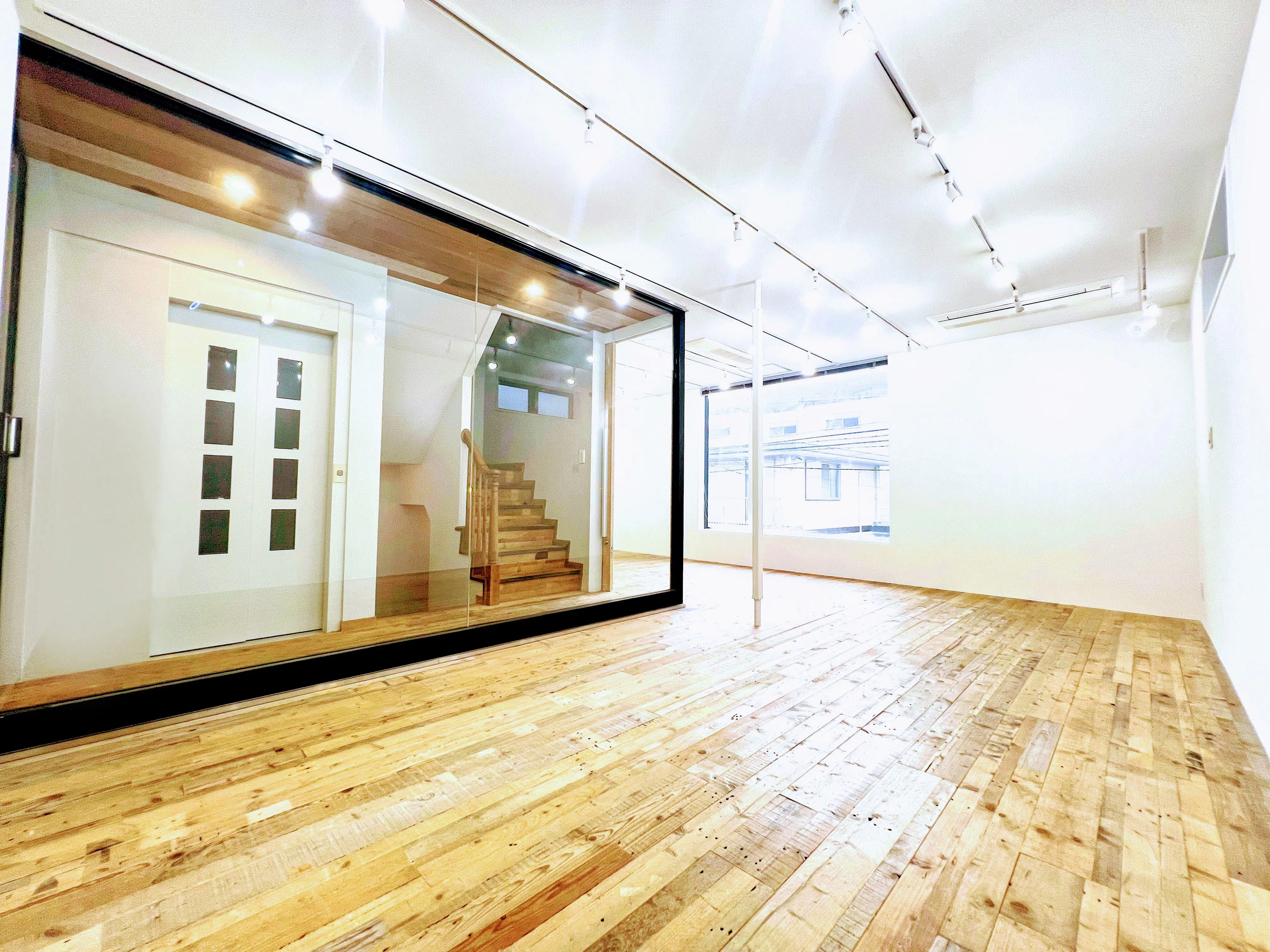 【表参道4分】白壁ギャラリー｜展示会・POPUP・受注販売・撮影に最適｜裏参道工房WHITE