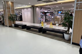 【イオンスタイル湘南茅ヶ崎/そよら湘南茅ヶ崎】商品サンプリングやPR、家族連れ向けワークショップに最適な2F立体駐車場出口近くのイベントスペース