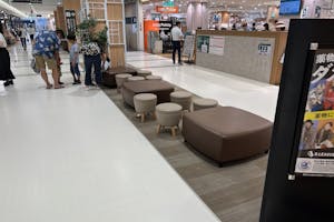 【イオンスタイル湘南茅ヶ崎/そよら湘南茅ヶ崎】商品サンプリングやPR、家族連れ向けワークショップに最適な2F立体駐車場出口近くのイベントスペース