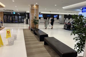 【イオンスタイル湘南茅ヶ崎/そよら湘南茅ヶ崎】商品サンプリングやPR、家族連れ向けワークショップに最適な2F立体駐車場出口近くのイベントスペース