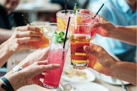 【心斎橋駅5分】ロケや撮影会等の撮影用途やオフ会等のイベント、オフサイトミーティングに最適なオーセンティックなバースペース