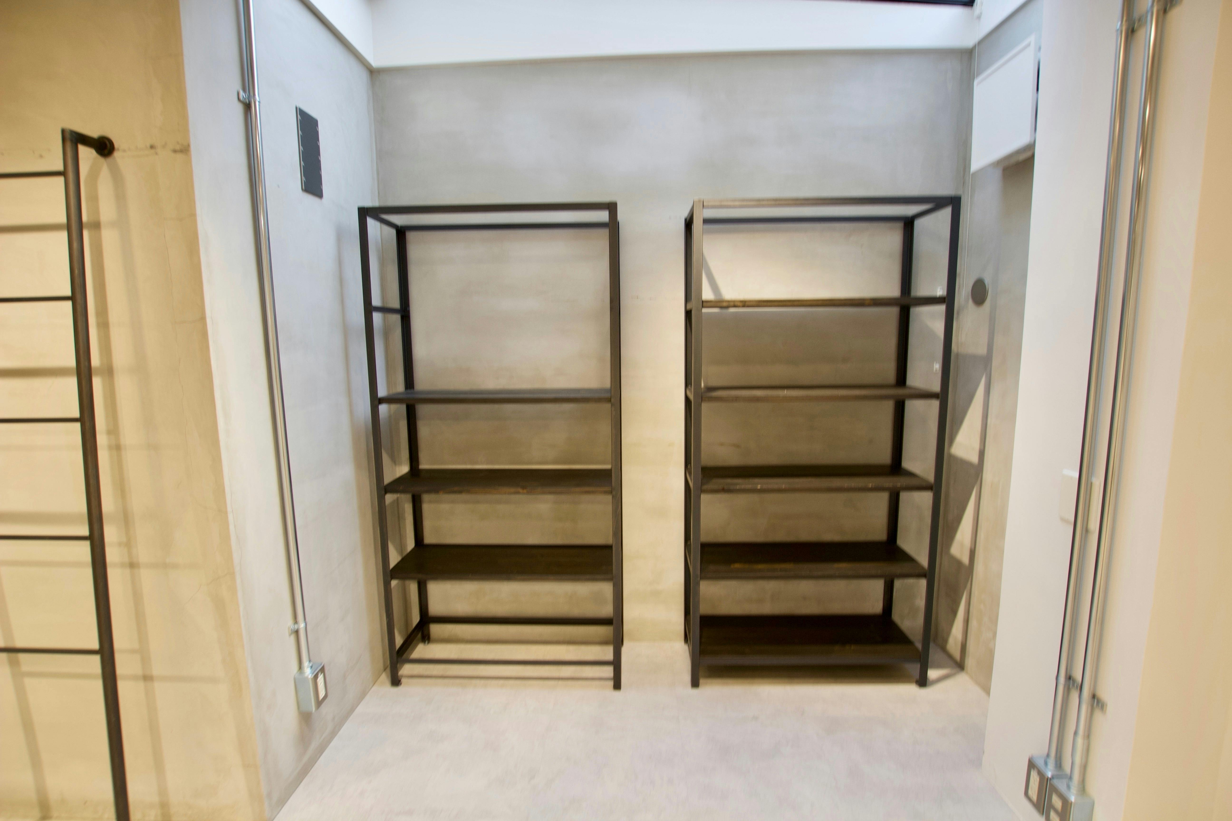 常設の展示棚です。