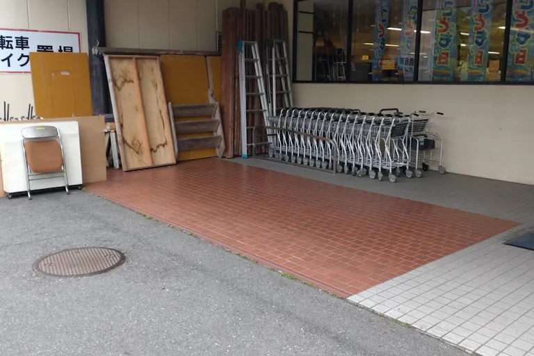 【フレスタ加計店】キッチンカーに利用可能な駐車場②スペースの画像1