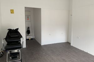 【赤坂駅3分】ポップアップストアや物販・展示会に適した白壁、自然光が入る天神・大名エリアのスペース