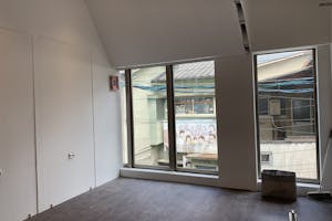 【赤坂駅3分】ポップアップストアや物販・展示会に適した白壁、自然光が入る天神・大名エリアのスペース