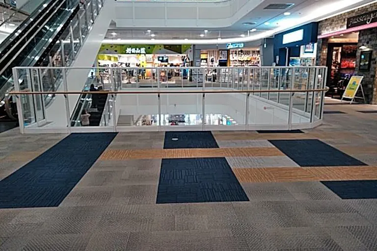 【イオンモール東久留米*】未来屋書店前 ブリッジスペースの画像1