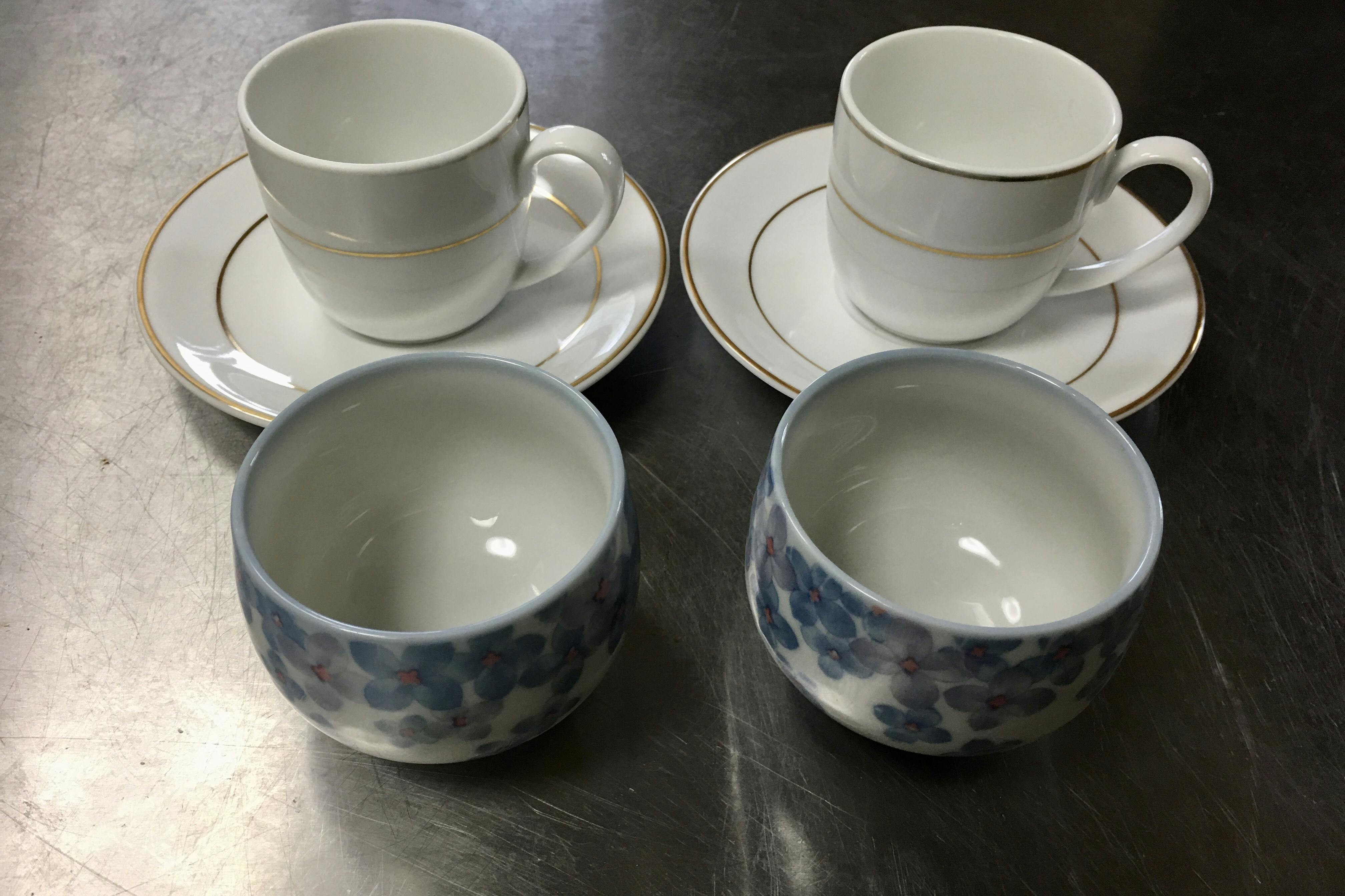 コーヒーカップ、湯のみも基本料金内でご利用いただけます