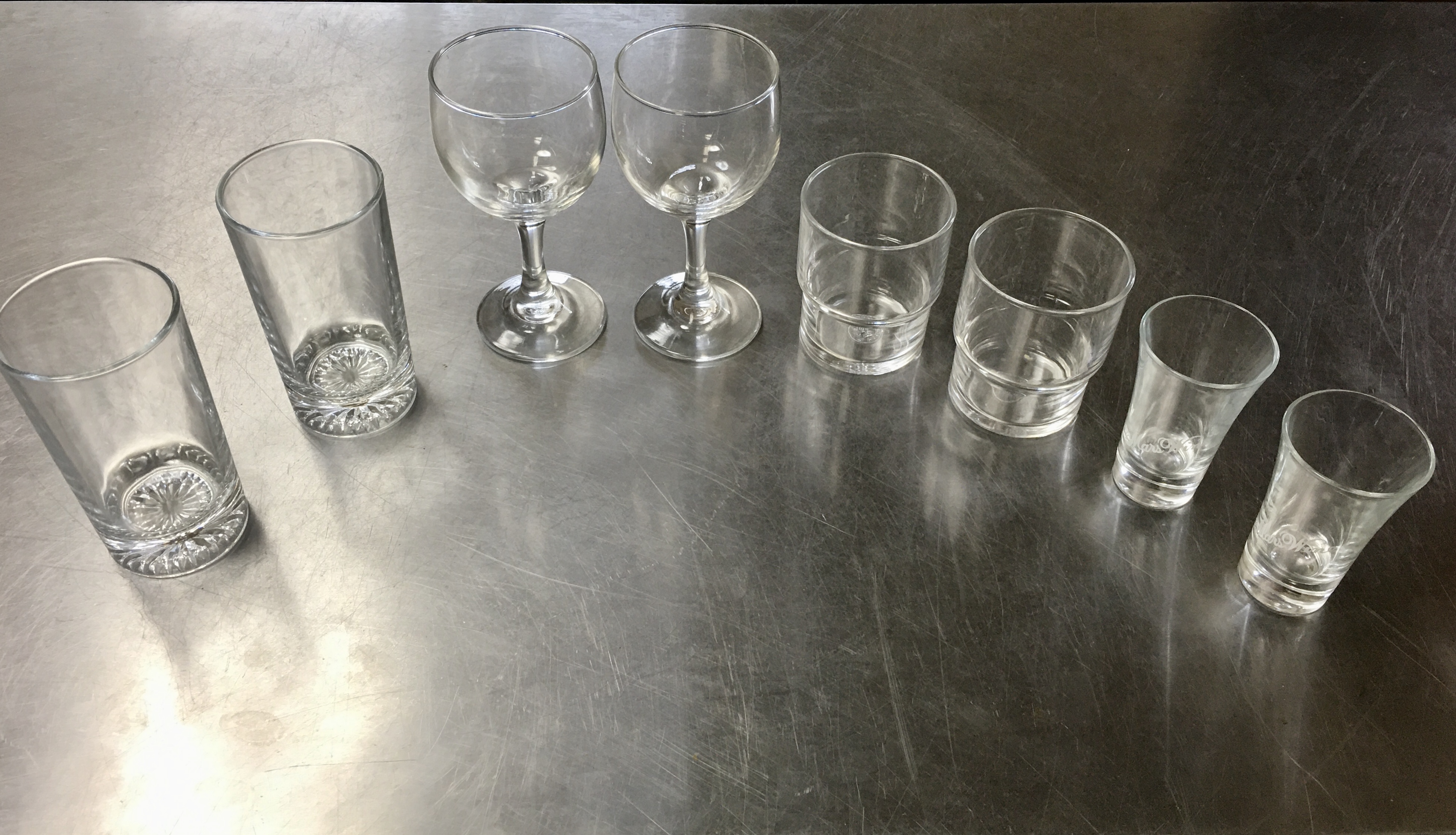 グラス類も基本料金内でご利用いただけます。