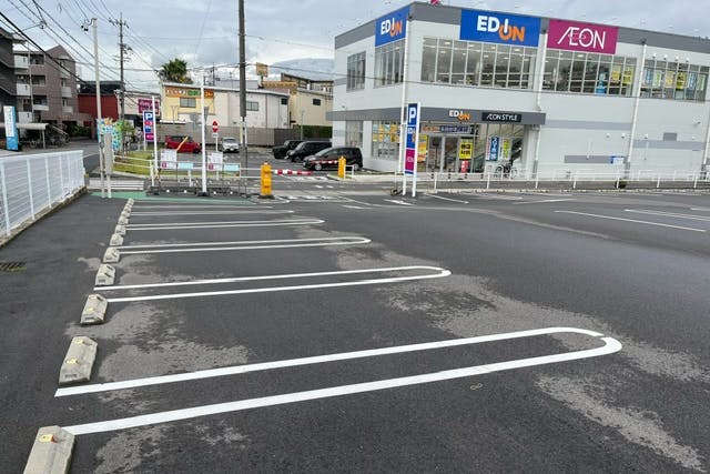 【エディオン高針原店】ポップアップやプロモーションに利用可能な東側駐車場(南東)イベントスペース